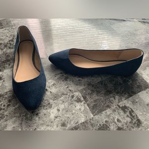 Old navy ladies size 8 navy blue flats brand new condition
